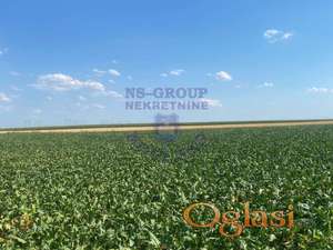 Visenamenski plac u novim Karlovcima